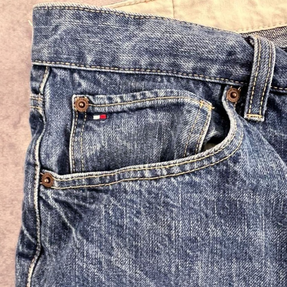 Tommy Hilfiger Relaxed Freedom Jeans 42x30 Medium Wash 100% Cotton 5 Pocket Men - Picture 11 of 12